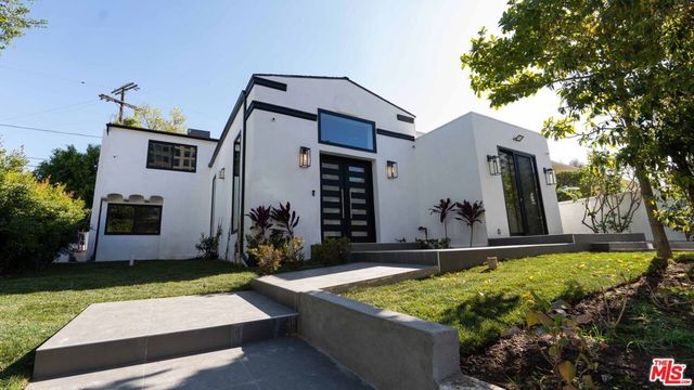 10520 Ashton Avenue, Los Angeles, CA 90024