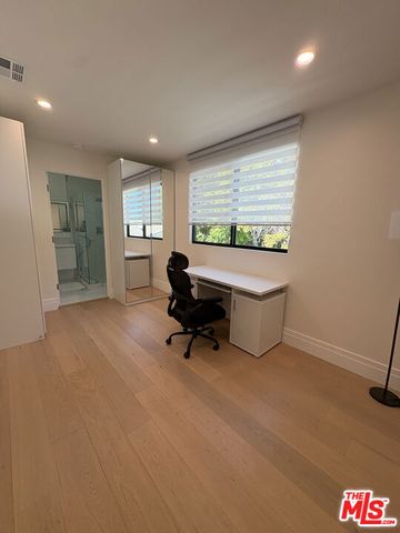 10520 Ashton Avenue, Los Angeles, CA 90024