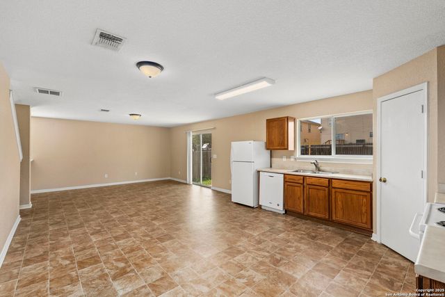 6335 fence crossing, San Antonio, TX 78244
