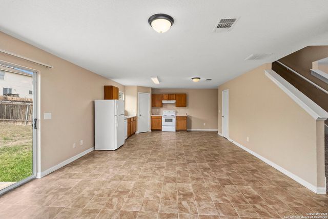 6335 fence crossing, San Antonio, TX 78244