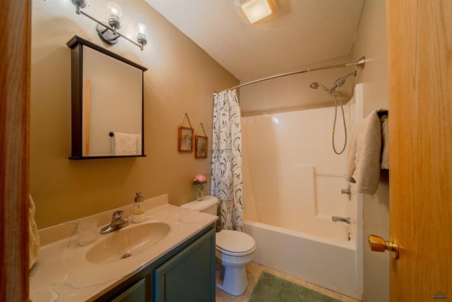 2477 REED CT, Rapid City, SD 57703