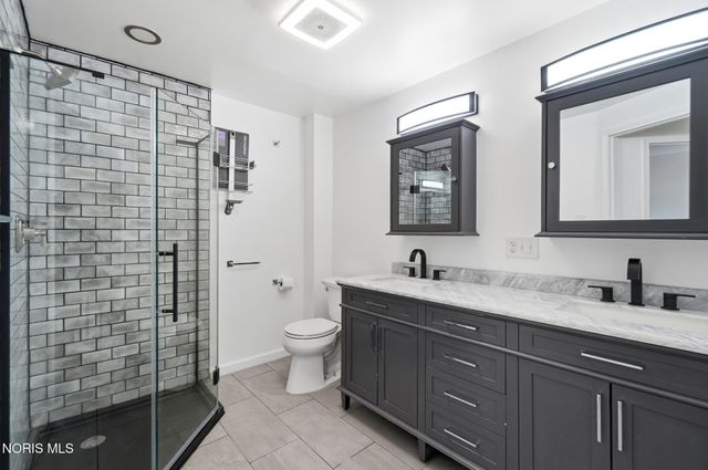 815 Woodsdale Avenue, Toledo, OH 43609