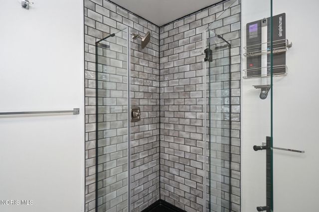 815 Woodsdale Avenue, Toledo, OH 43609