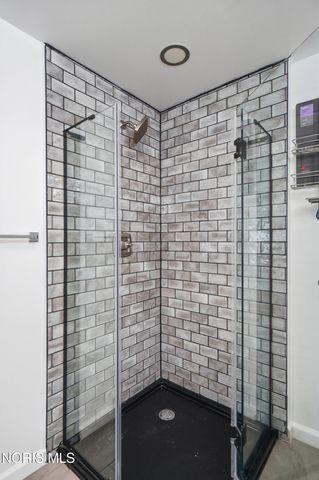 815 Woodsdale Avenue, Toledo, OH 43609