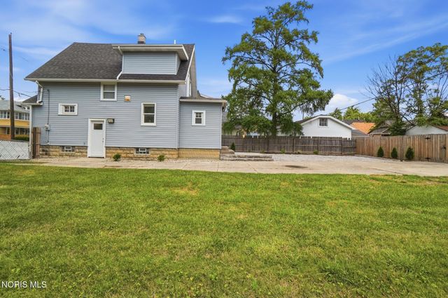 815 Woodsdale Avenue, Toledo, OH 43609