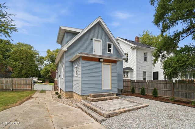815 Woodsdale Avenue, Toledo, OH 43609