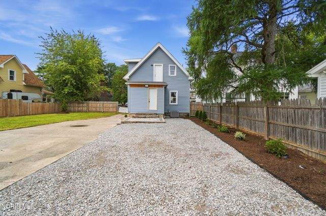 815 Woodsdale Avenue, Toledo, OH 43609