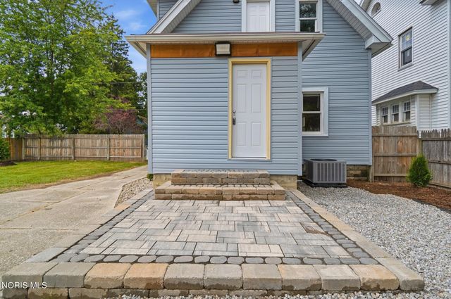 815 Woodsdale Avenue, Toledo, OH 43609