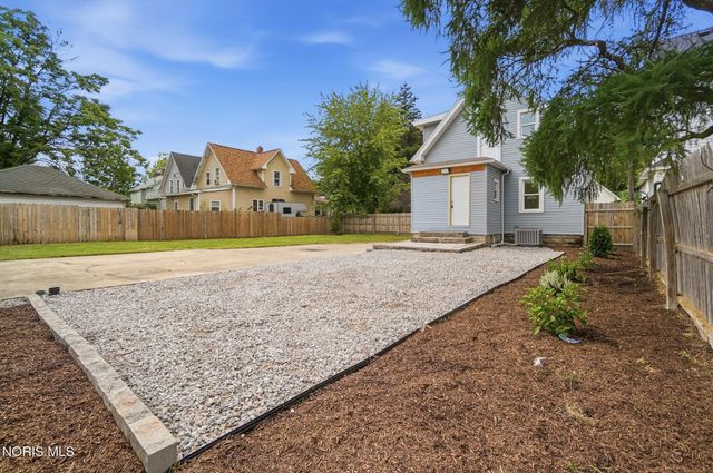 815 Woodsdale Avenue, Toledo, OH 43609