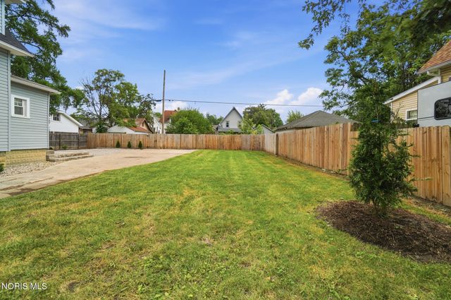 815 Woodsdale Avenue, Toledo, OH 43609