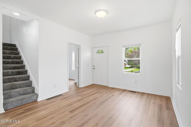 815 Woodsdale Avenue, Toledo, OH 43609