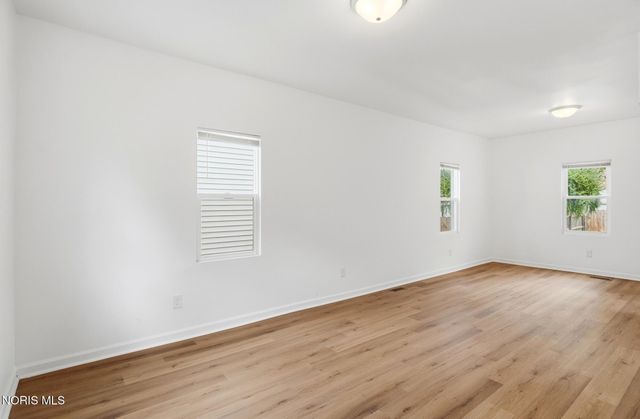 815 Woodsdale Avenue, Toledo, OH 43609