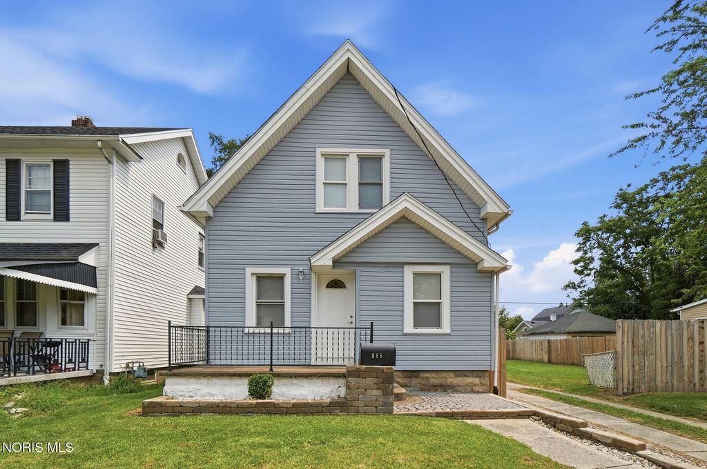 815 Woodsdale Avenue, Toledo, OH 43609