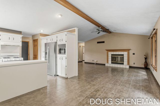6632 City View Drive, Hudsonville, MI 49426