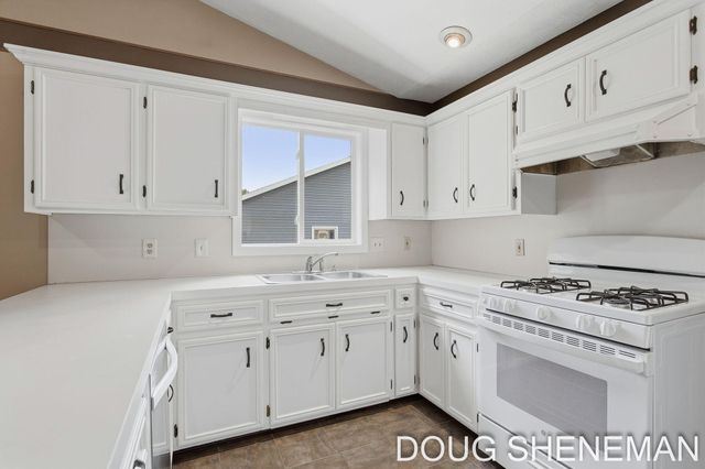 6632 City View Drive, Hudsonville, MI 49426