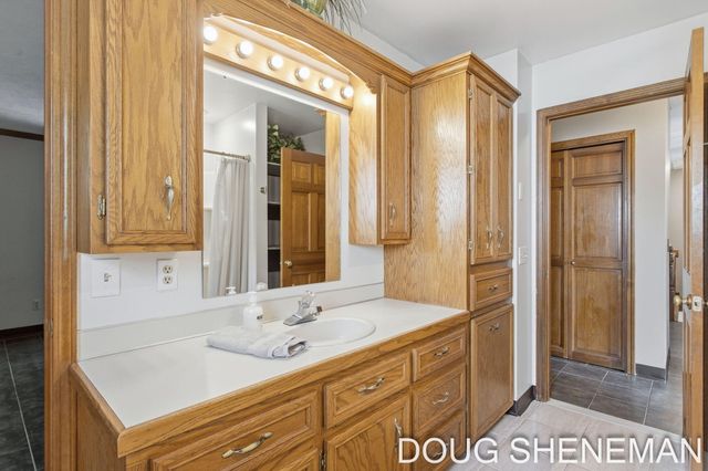 6632 City View Drive, Hudsonville, MI 49426