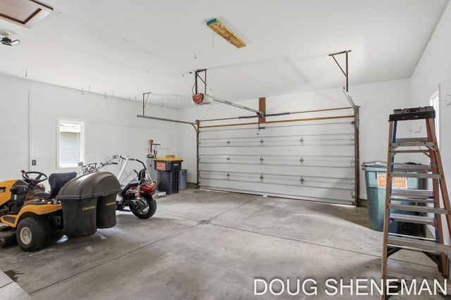 6632 City View Drive, Hudsonville, MI 49426