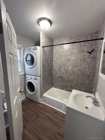 352 Benham Avenue, Bridgeport, CT 06604