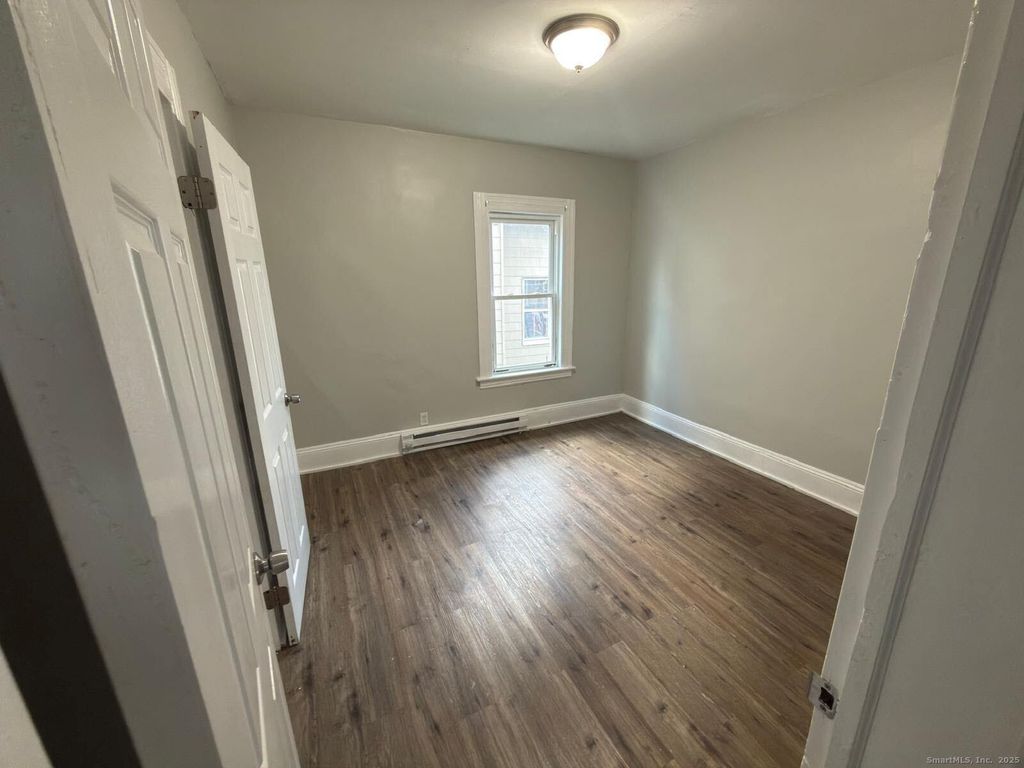 352 Benham Avenue, Bridgeport, CT 06604