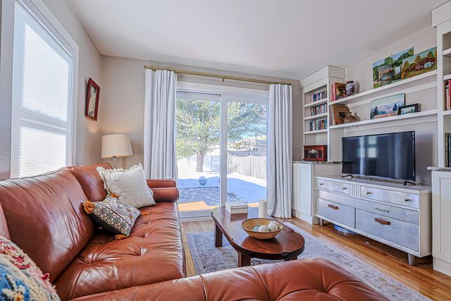 7 Mount Vernon Street, Nashua, NH 03064