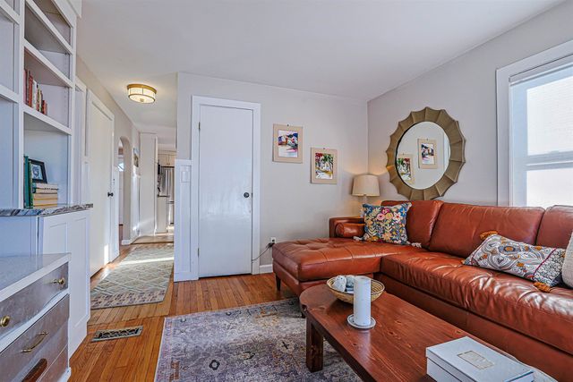 7 Mount Vernon Street, Nashua, NH 03064