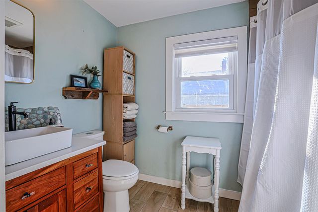 7 Mount Vernon Street, Nashua, NH 03064