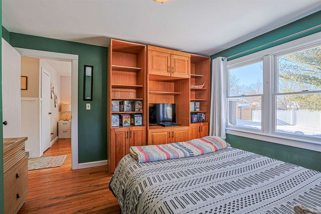 7 Mount Vernon Street, Nashua, NH 03064