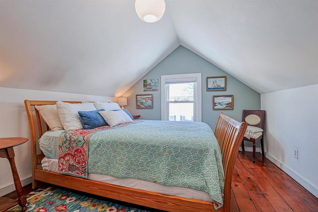 7 Mount Vernon Street, Nashua, NH 03064