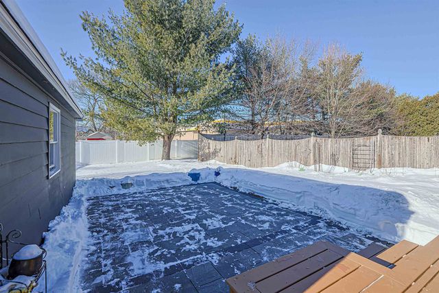 7 Mount Vernon Street, Nashua, NH 03064