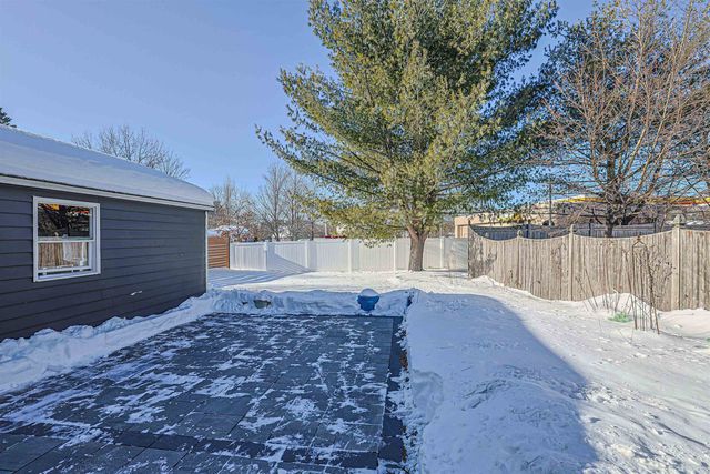 7 Mount Vernon Street, Nashua, NH 03064