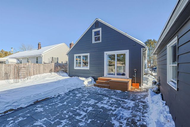 7 Mount Vernon Street, Nashua, NH 03064