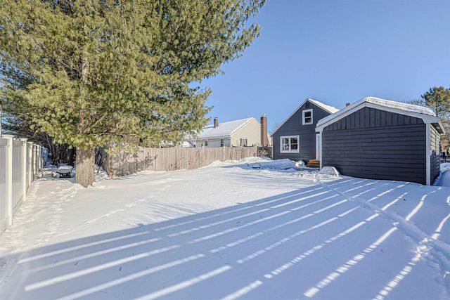 7 Mount Vernon Street, Nashua, NH 03064