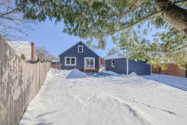 7 Mount Vernon Street, Nashua, NH 03064