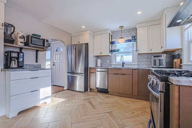 7 Mount Vernon Street, Nashua, NH 03064