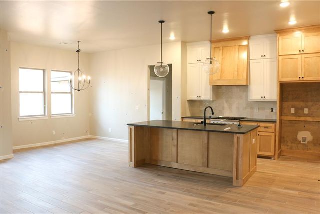 118 Mountain Laurel Way, Noble, OK 73068