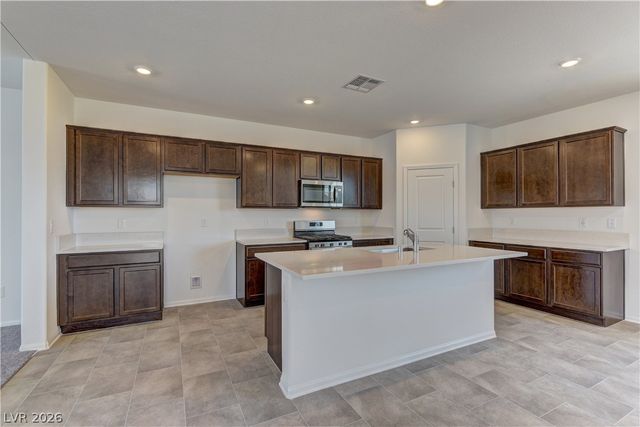 7362 Legacy Point Street, Las Vegas, NV 89113