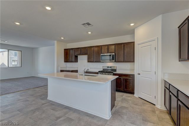 7362 Legacy Point Street, Las Vegas, NV 89113