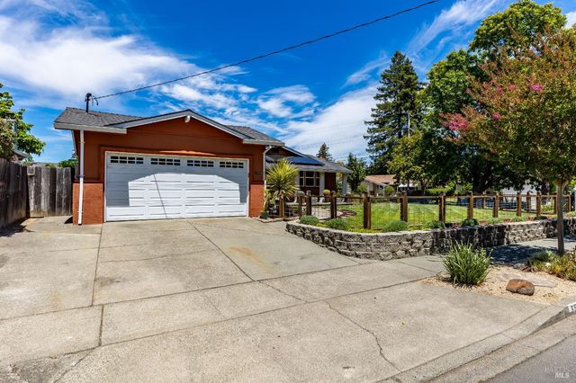 3500 Beckworth Dr, Napa, CA 94558
