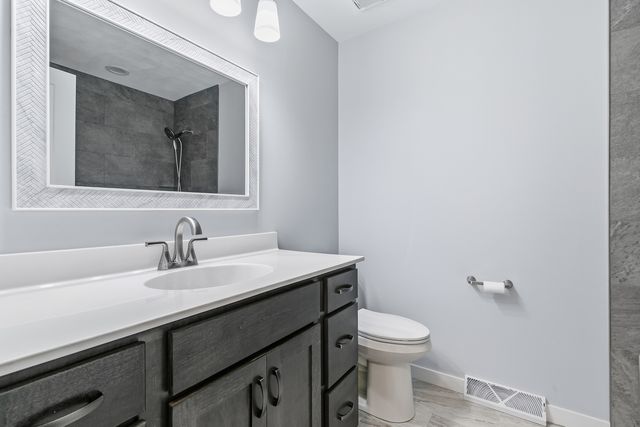 2127 W George Washington Boulevard, Davenport, IA 52804