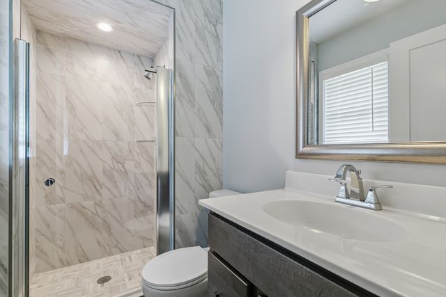 2127 W George Washington Boulevard, Davenport, IA 52804