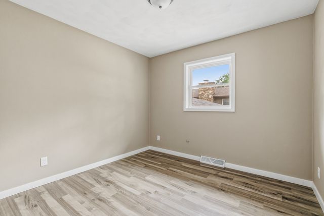 2127 W George Washington Boulevard, Davenport, IA 52804