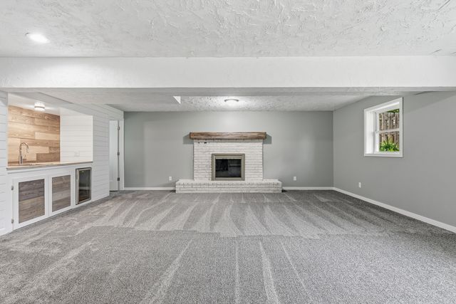 2127 W George Washington Boulevard, Davenport, IA 52804