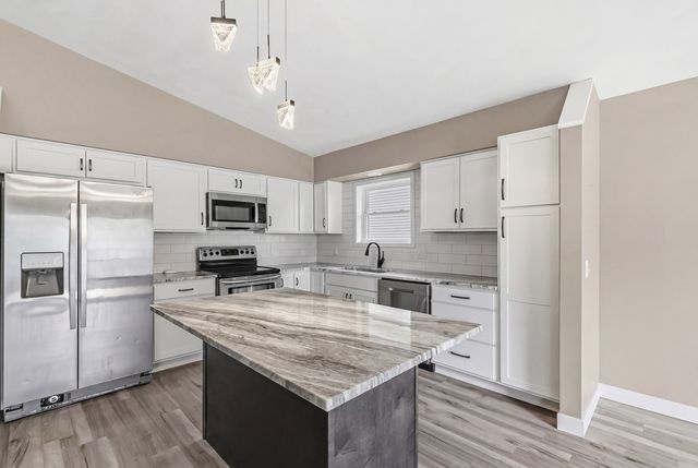 2127 W George Washington Boulevard, Davenport, IA 52804