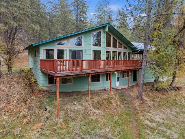 32302 N Hardesty Rd, Chattaroy, WA 99003