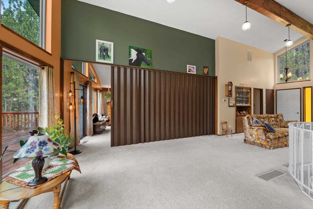 32302 N Hardesty Rd, Chattaroy, WA 99003