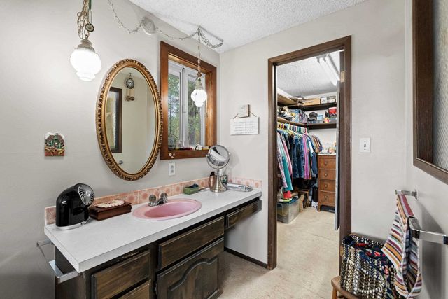 32302 N Hardesty Rd, Chattaroy, WA 99003