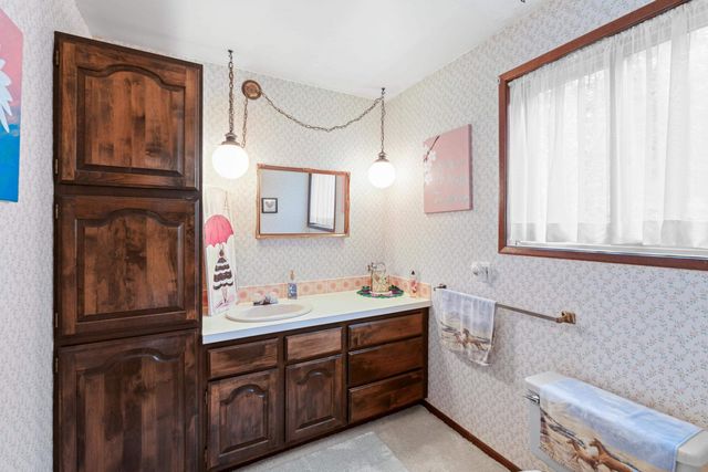 32302 N Hardesty Rd, Chattaroy, WA 99003