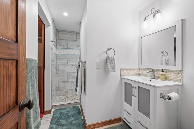 32302 N Hardesty Rd, Chattaroy, WA 99003