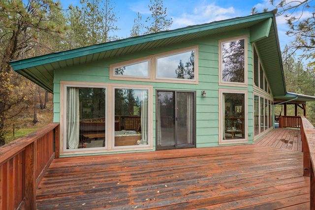 32302 N Hardesty Rd, Chattaroy, WA 99003