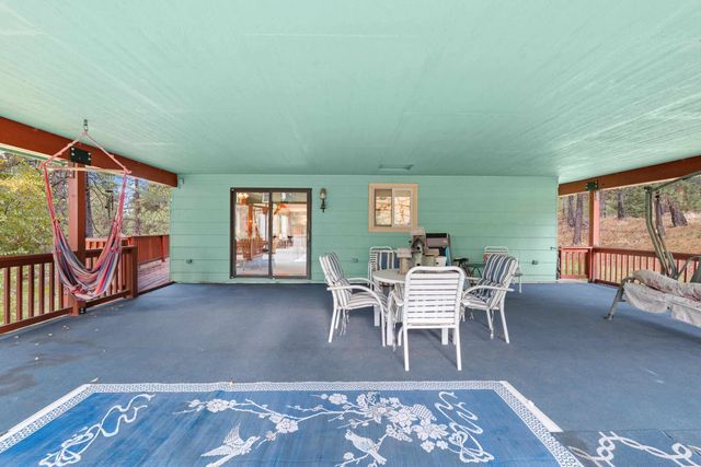 32302 N Hardesty Rd, Chattaroy, WA 99003